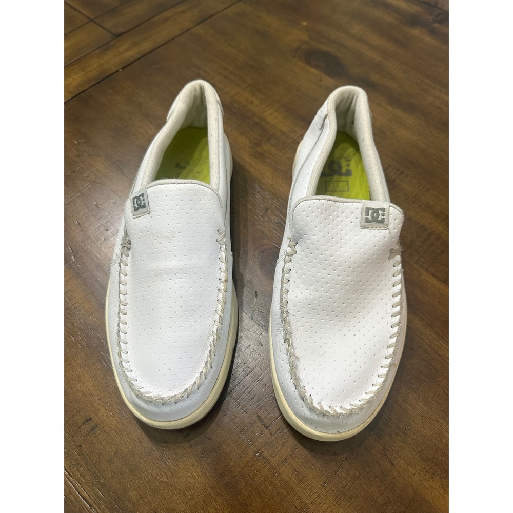 DC Shoes Mens Villain White Leather Perforated Slip On Skate Loafers 301381 BK
